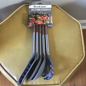 New Brookstone Silicone Utensils Set
